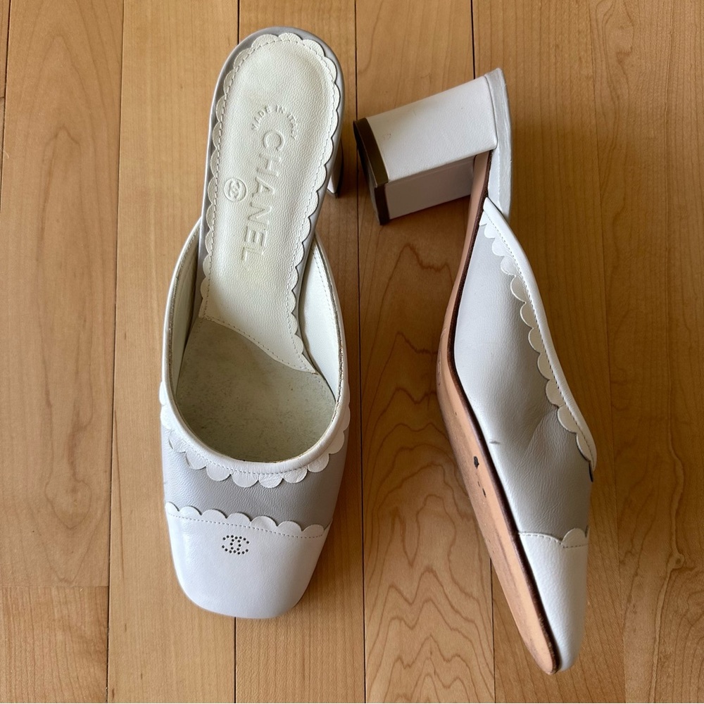 CHANEL Women's Cream and Gray Mules - Picture 2 of 16